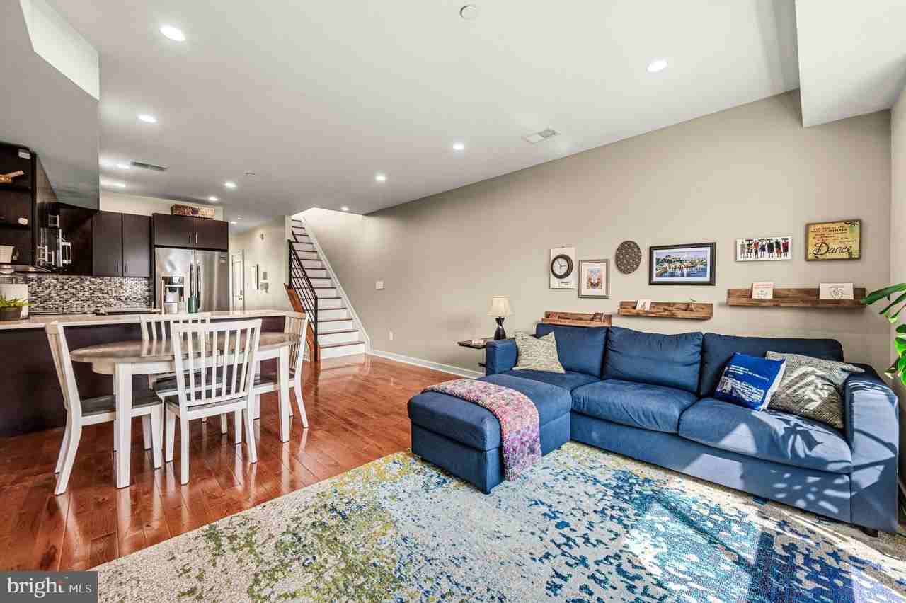 1825 Carpenter St Apt C - Photo 4 of 25