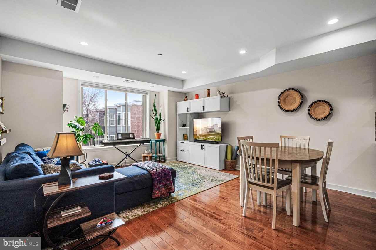 1825 Carpenter St Apt C - Photo 5 of 25