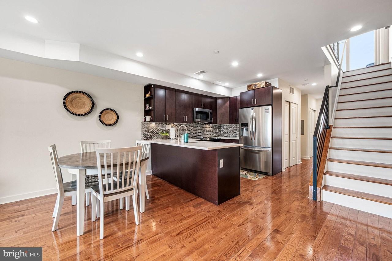 1825 Carpenter St Apt C - Photo 7 of 25