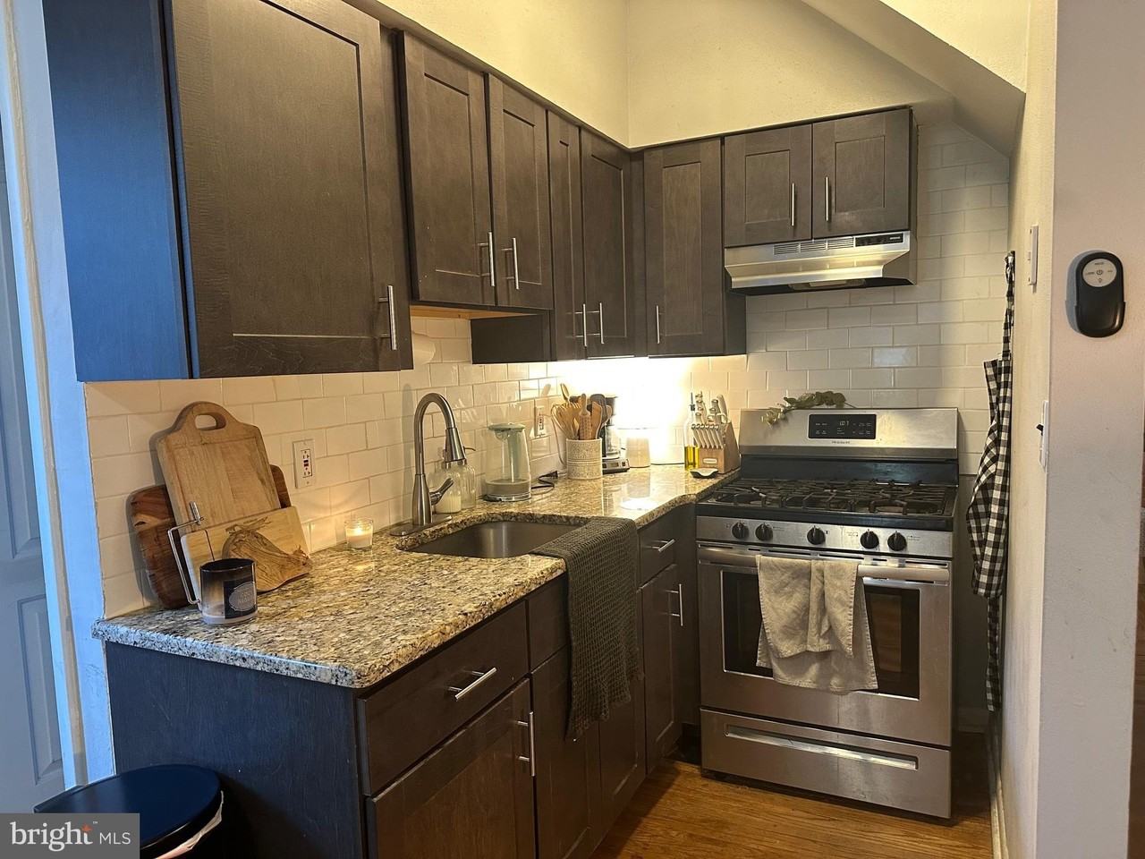 275 Rochelle Ave #2 - Photo 5 of 18