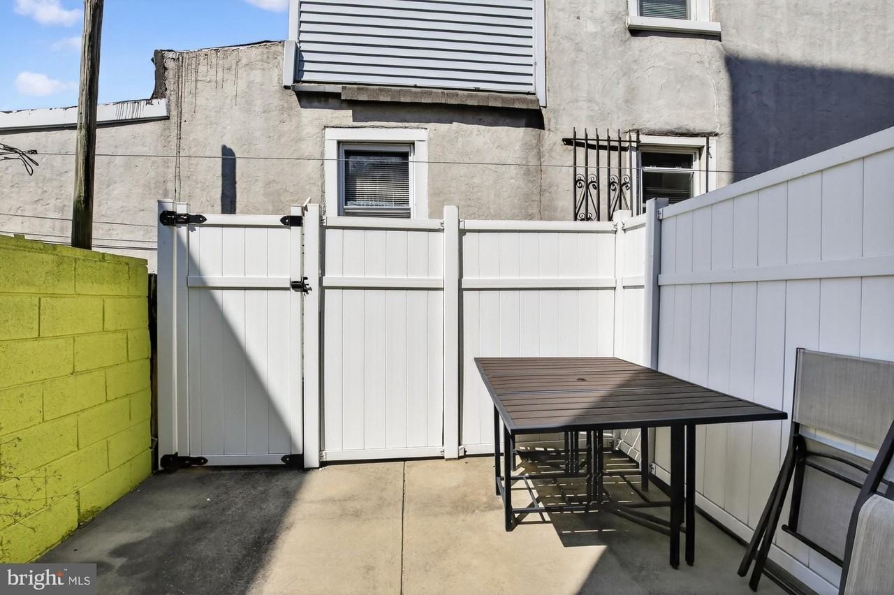 2216 Almond St - Photo 7 of 26