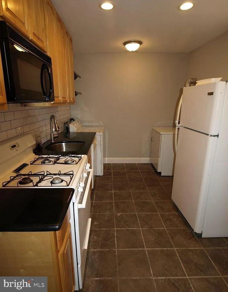 4335 Fleming St - Photo 3 of 19