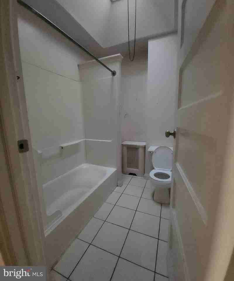 5428 Whitby Ave - Photo 3 of 5