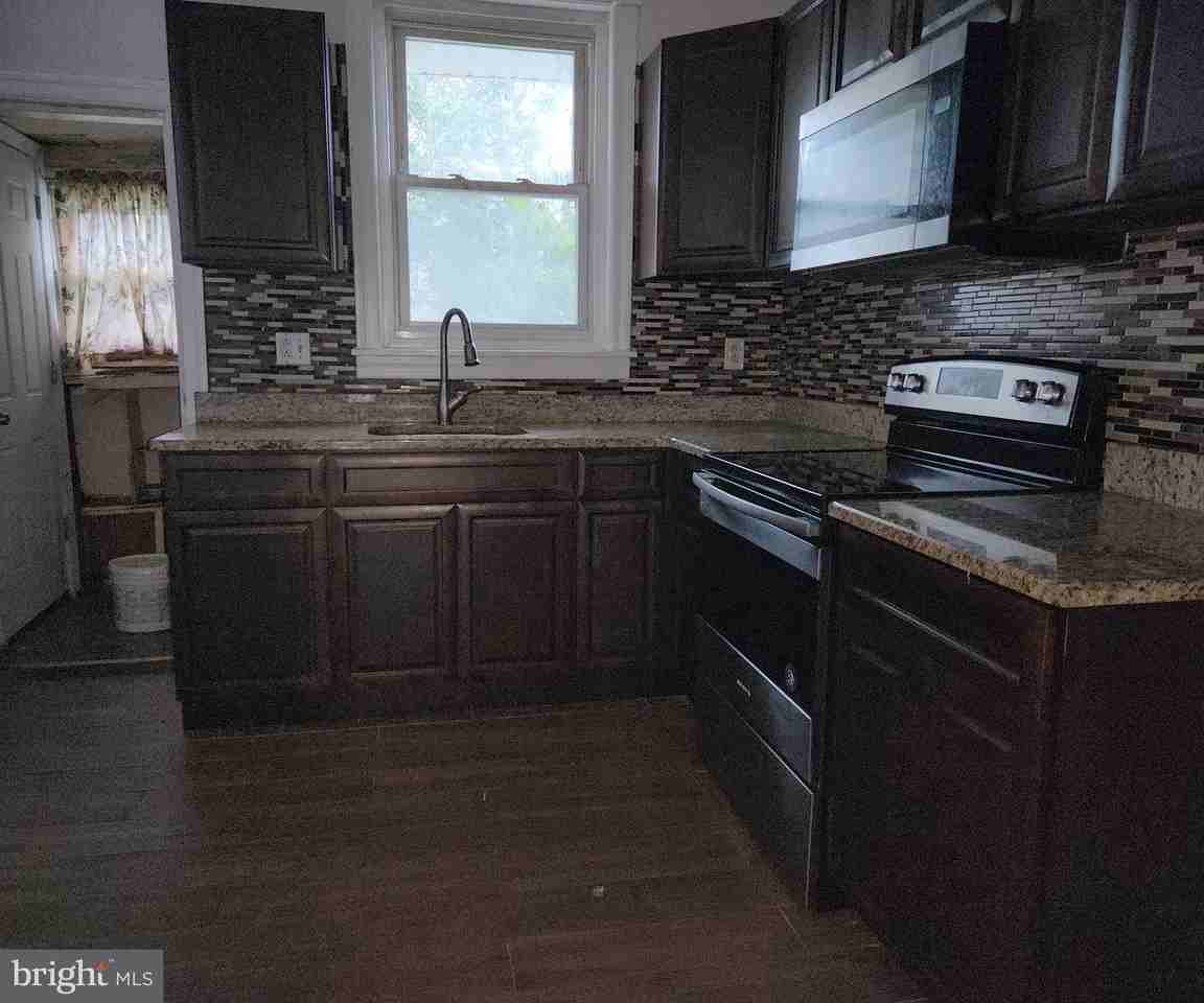 5428 Whitby Ave - Photo 4 of 5