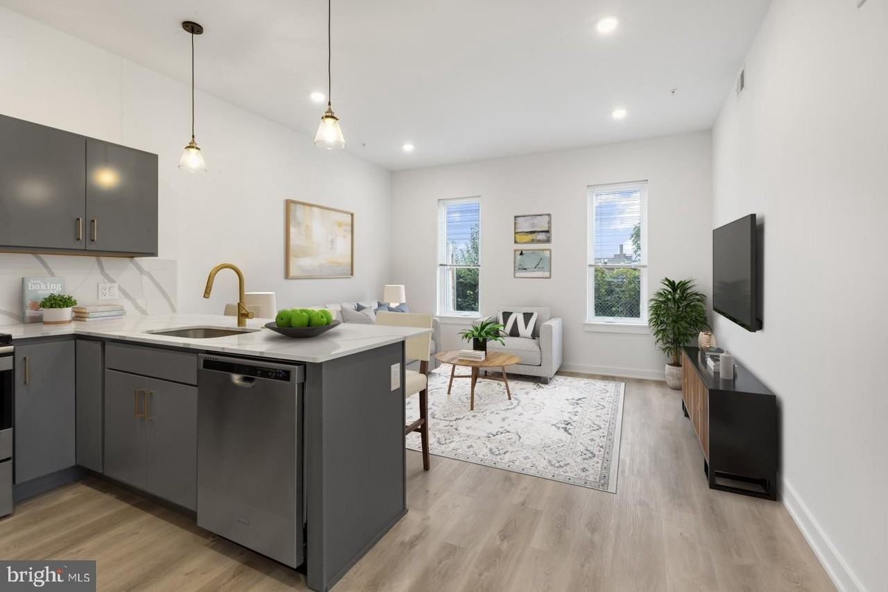 2046 E Lehigh Ave #4D