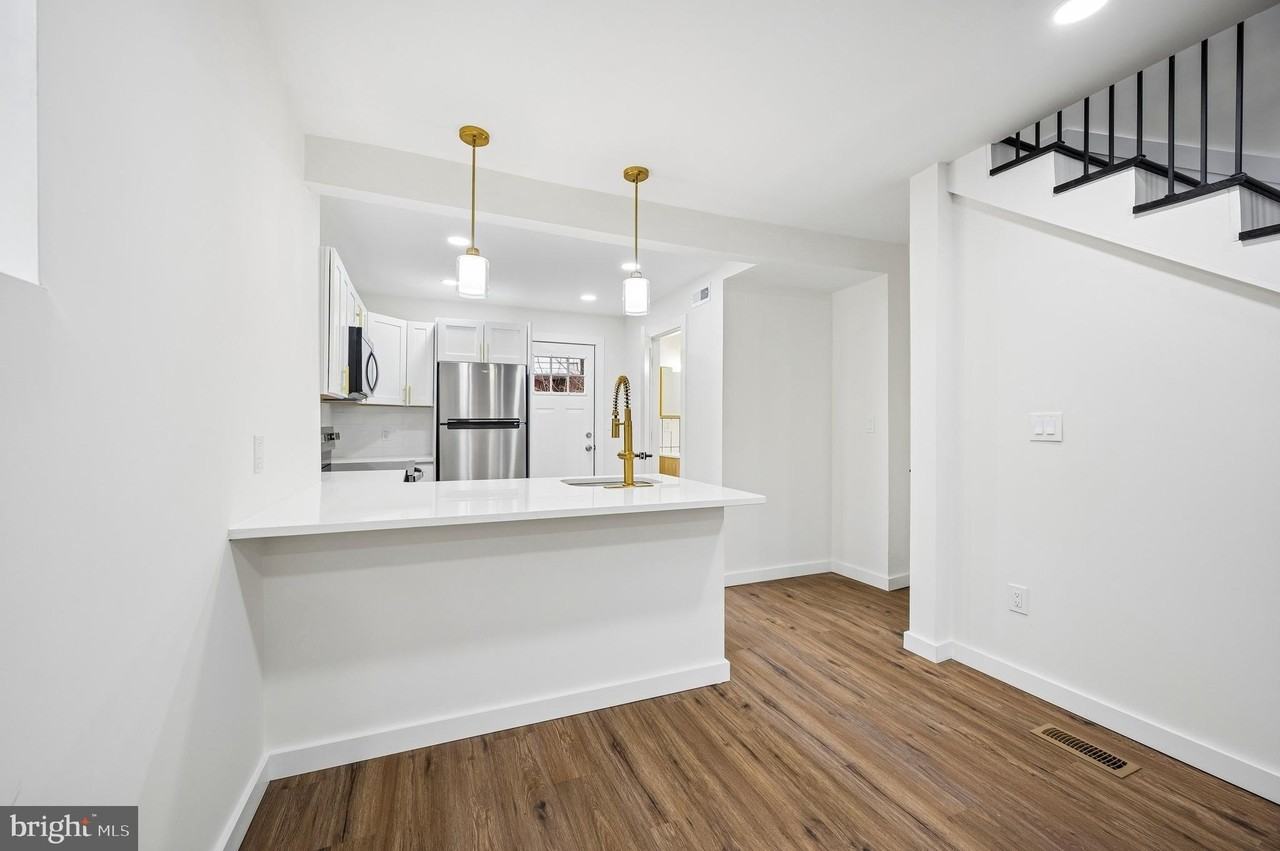 1702 N Stillman St - Photo 3 of 14