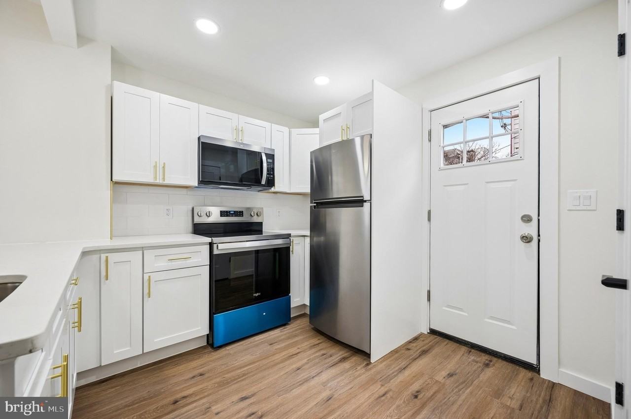 1702 N Stillman St - Photo 4 of 14