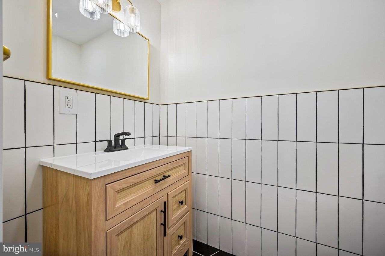 1702 N Stillman St - Photo 5 of 14