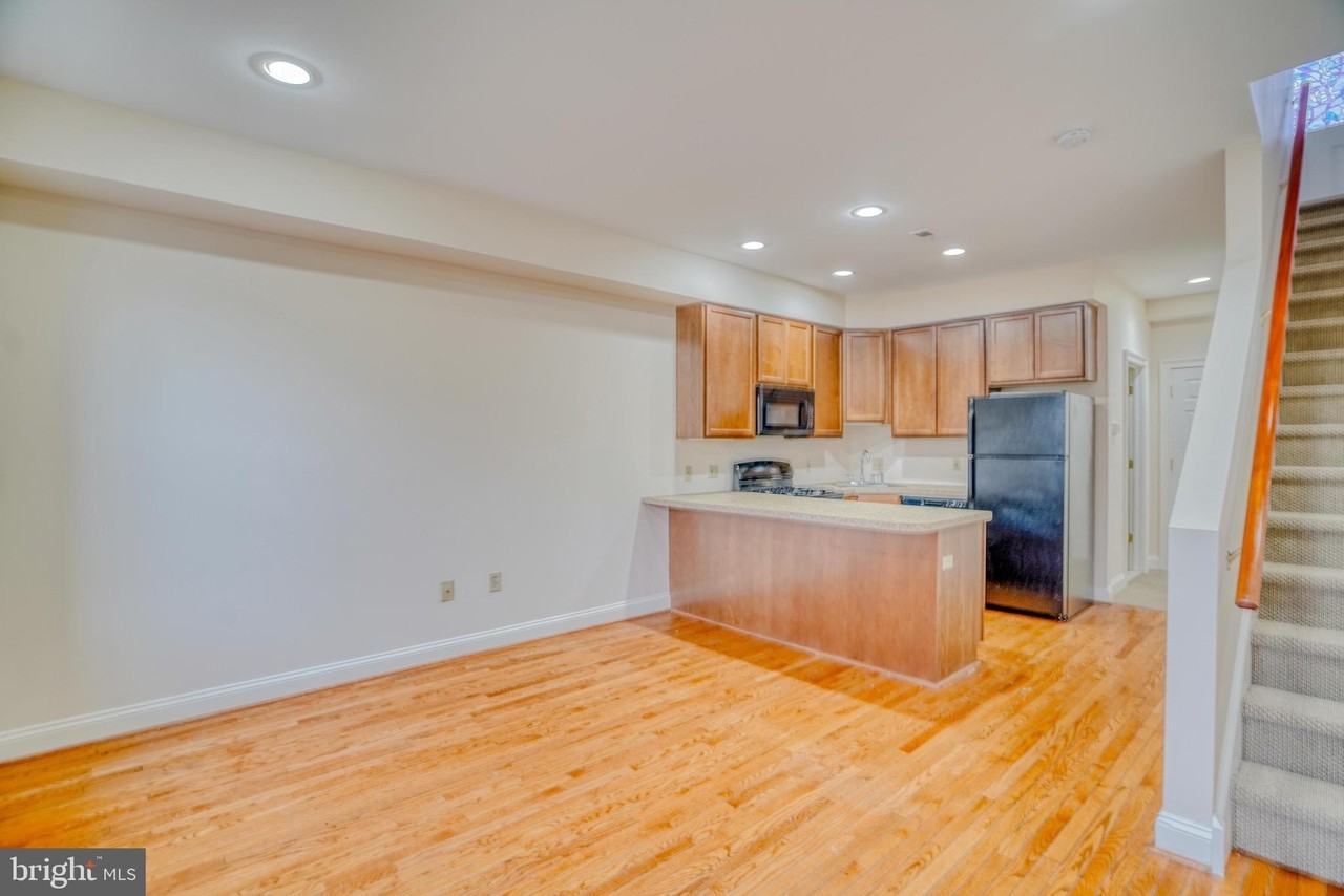 2542 W Girard Ave Unit 2 - Photo 4 of 27