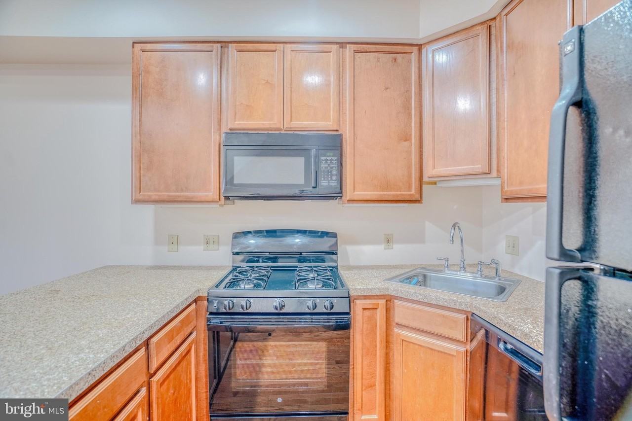 2542 W Girard Ave Unit 2 - Photo 7 of 27