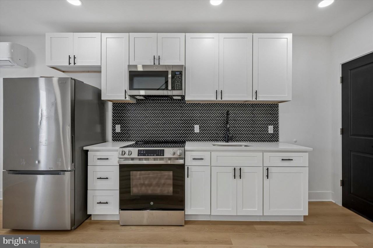 1911 W Hunting Park Ave #B - Photo 3 of 19