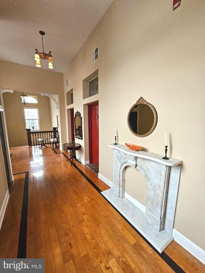 1268 S 26th St Apt 3e - Photo 2 of 13