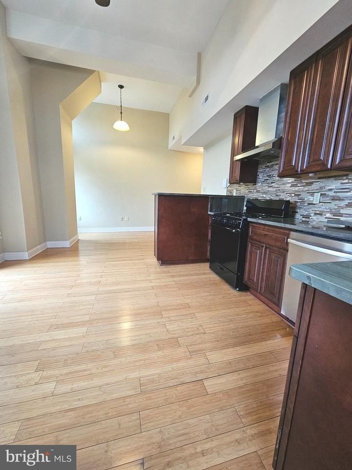 1268 S 26th St Apt 3e - Photo 4 of 13