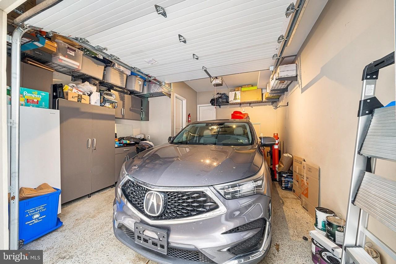 1333 N Howard St - Photo 4 of 30