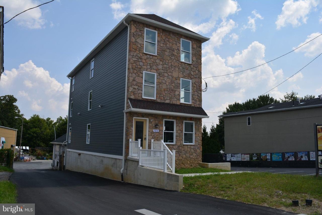 7631 Ridge Ave Unit 3 - Photo 3 of 16