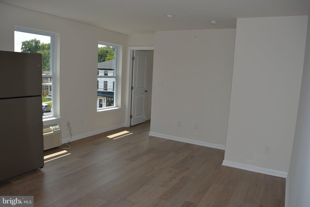 7631 Ridge Ave Unit 3 - Photo 4 of 16