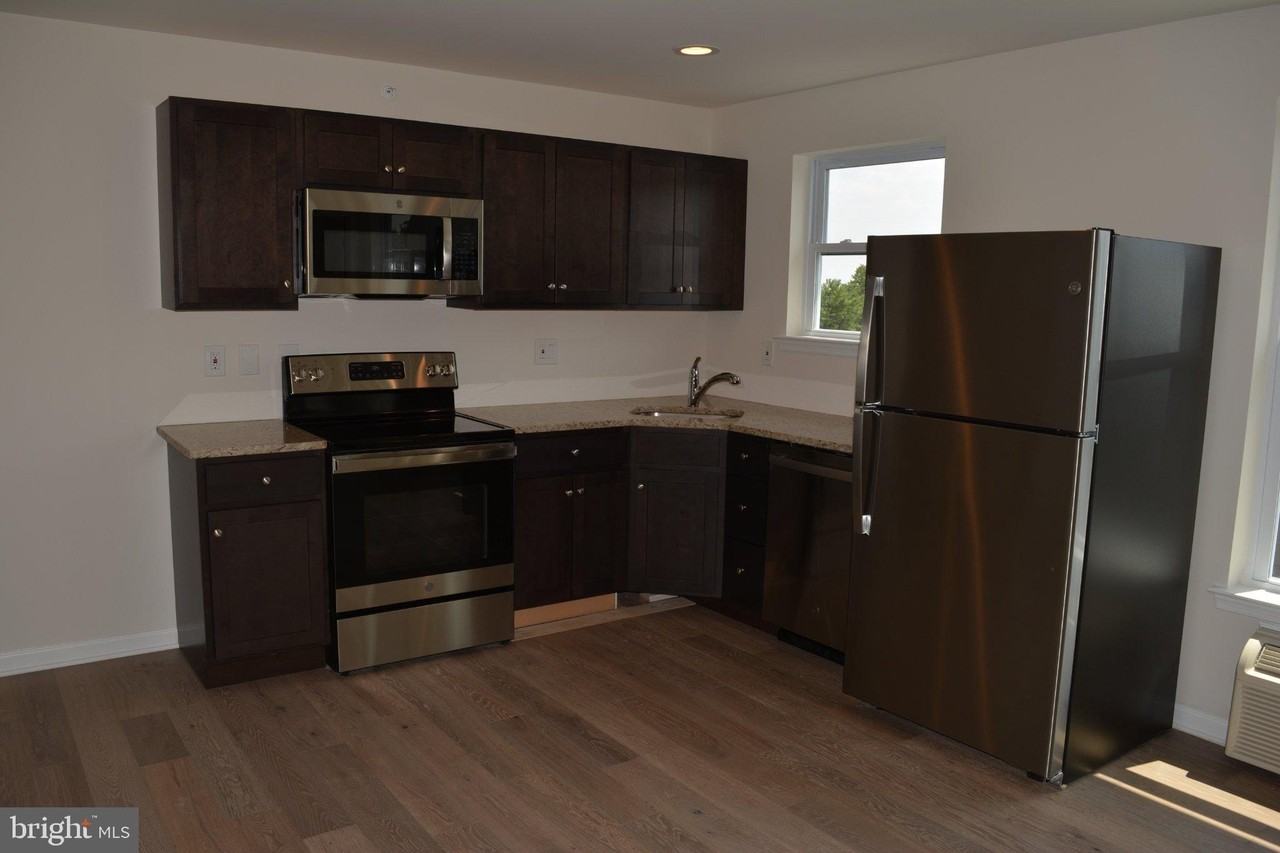 7631 Ridge Ave Unit 3 - Photo 5 of 16