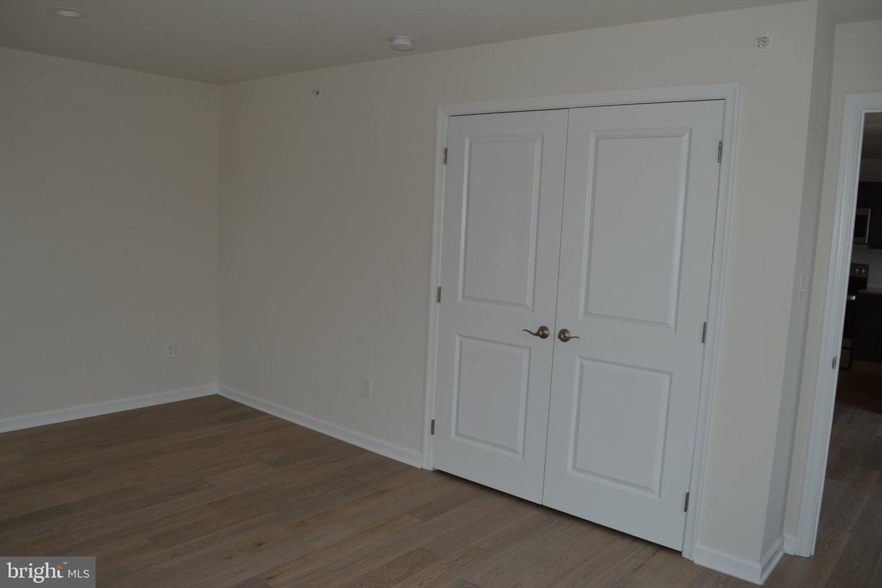 7631 Ridge Ave Unit 3 - Photo 7 of 16