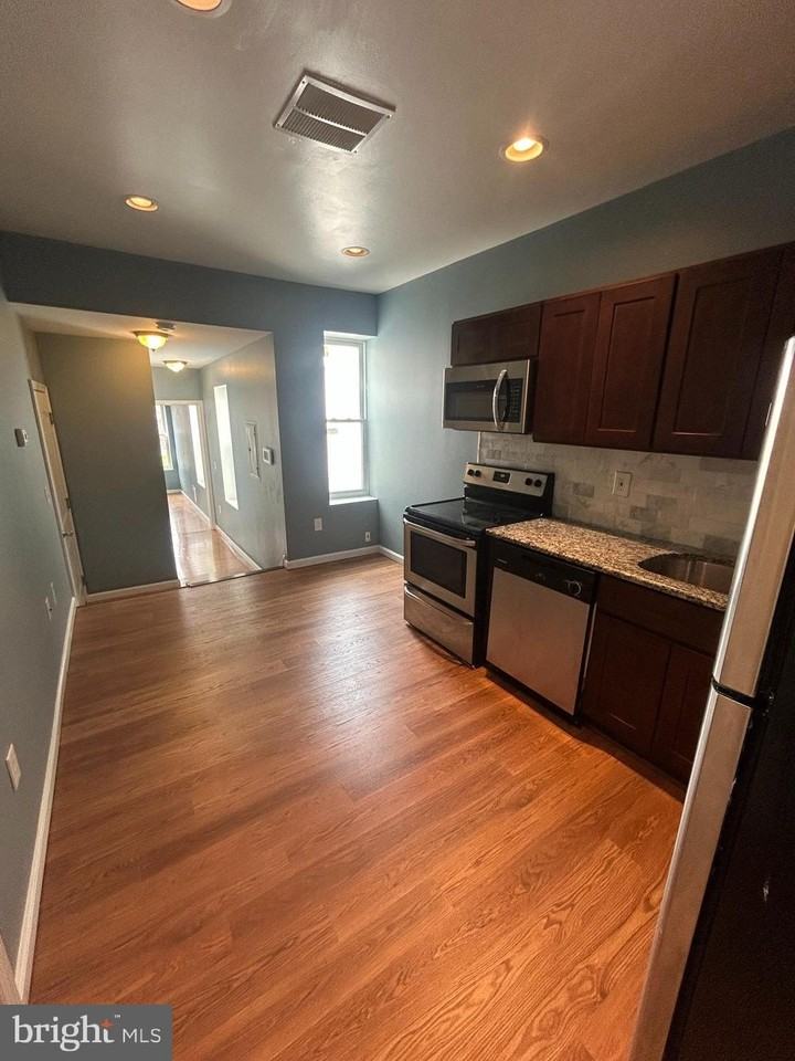 2334 N Carlisle St Unit 2 - Photo 2 of 8