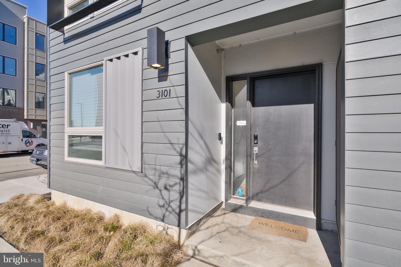 3101 Riseview Ln - Photo 2 of 32