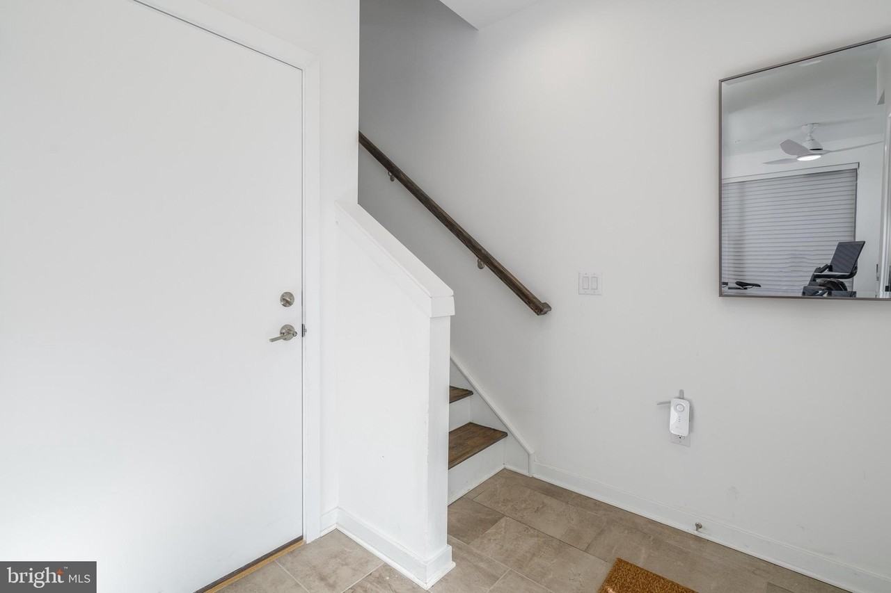 3101 Riseview Ln - Photo 3 of 32