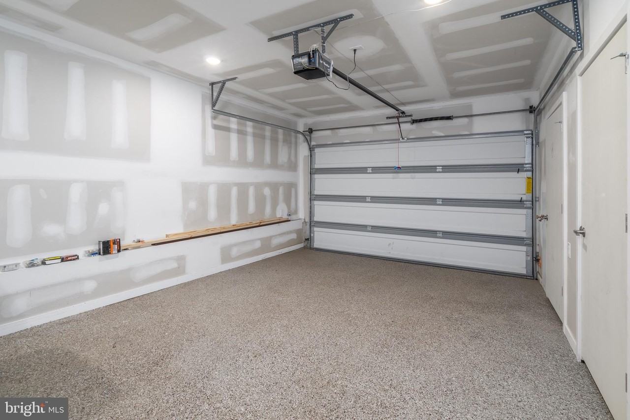 3101 Riseview Ln - Photo 5 of 32