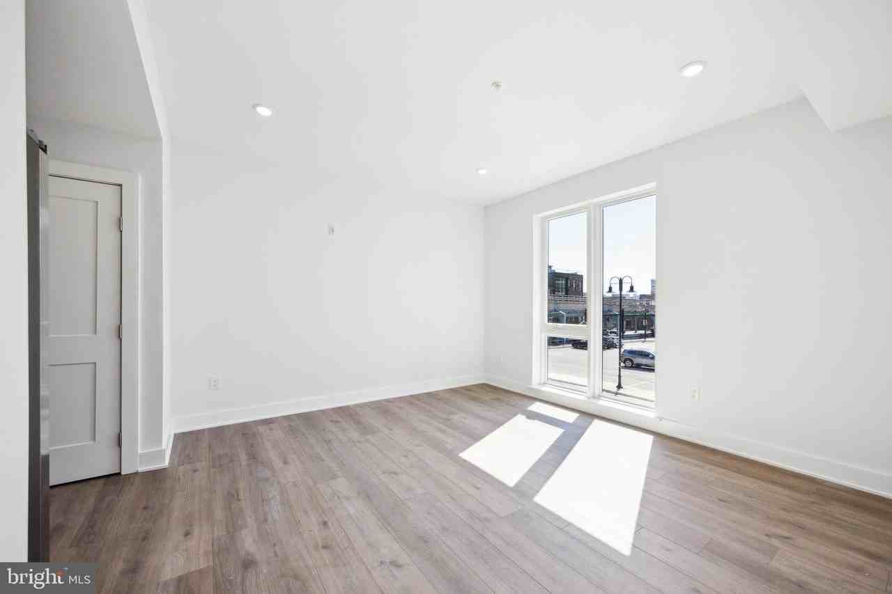 1350 N Front St Apt 204 - Photo 3 of 14