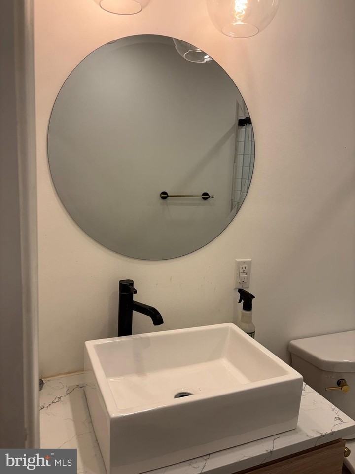 1118 E Wilt St - Photo 5 of 7