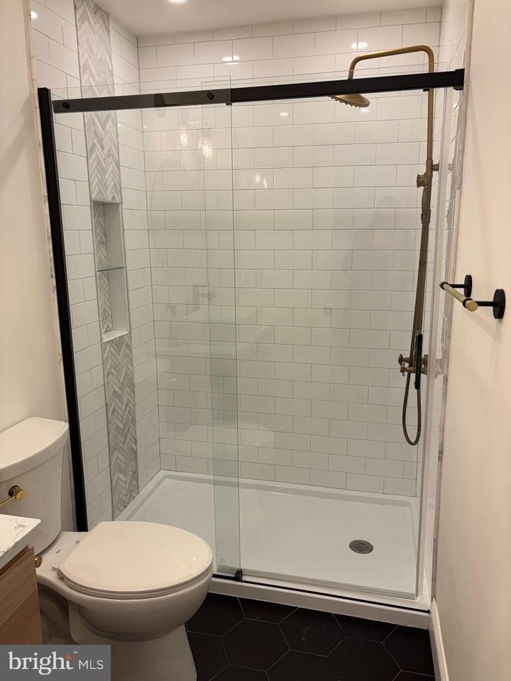 1118 E Wilt St - Photo 6 of 7