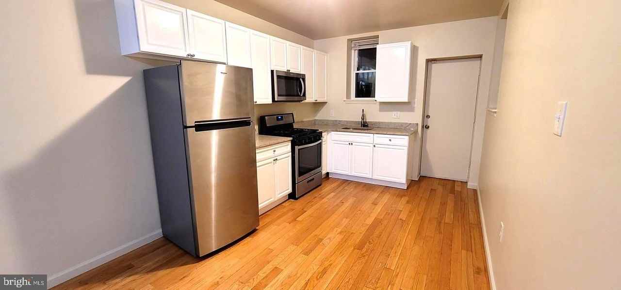 4679 N 16th St - Photo 6 of 20