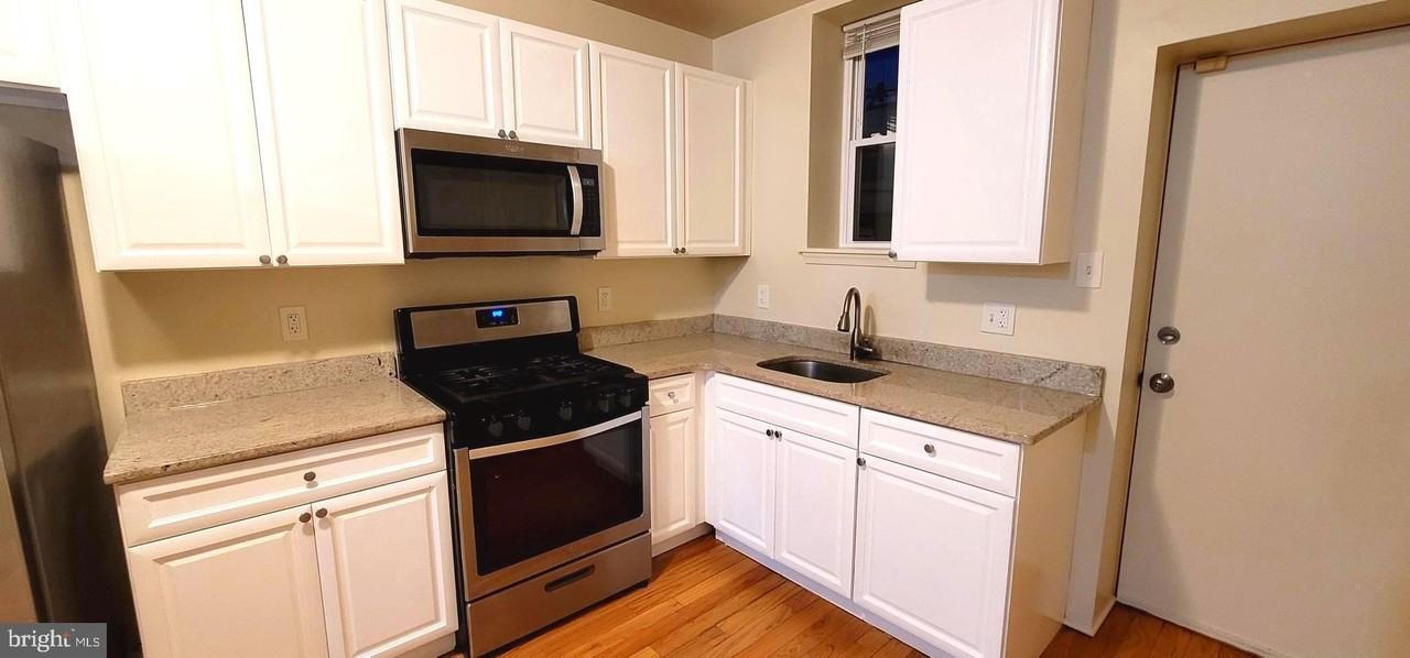 4679 N 16th St - Photo 7 of 20