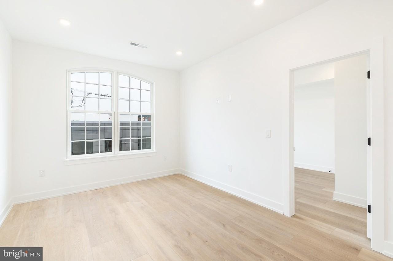 2002 Frankford Ave #302 - Photo 7 of 19