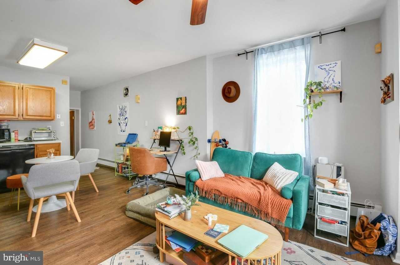 2220 Almond St Unit 1 - Photo 2 of 10