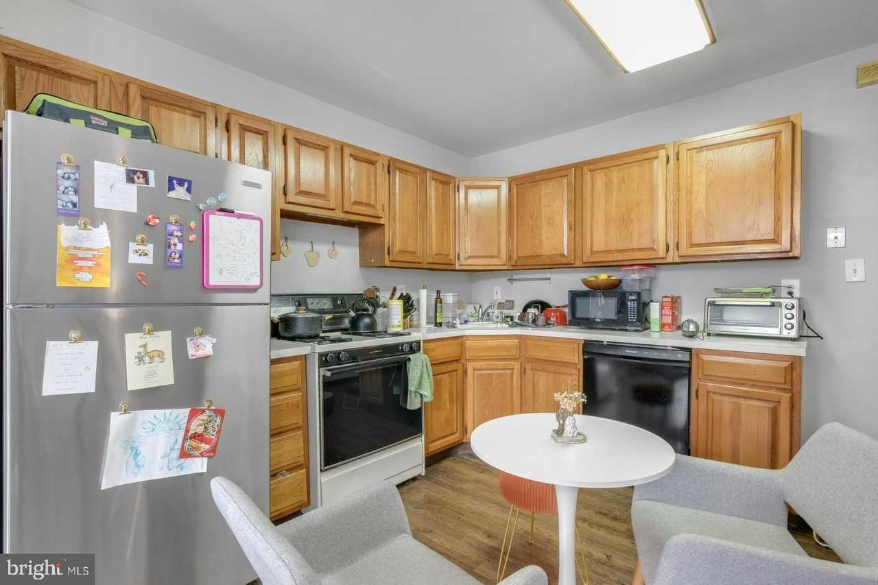 2220 Almond St Unit 1 - Photo 4 of 10