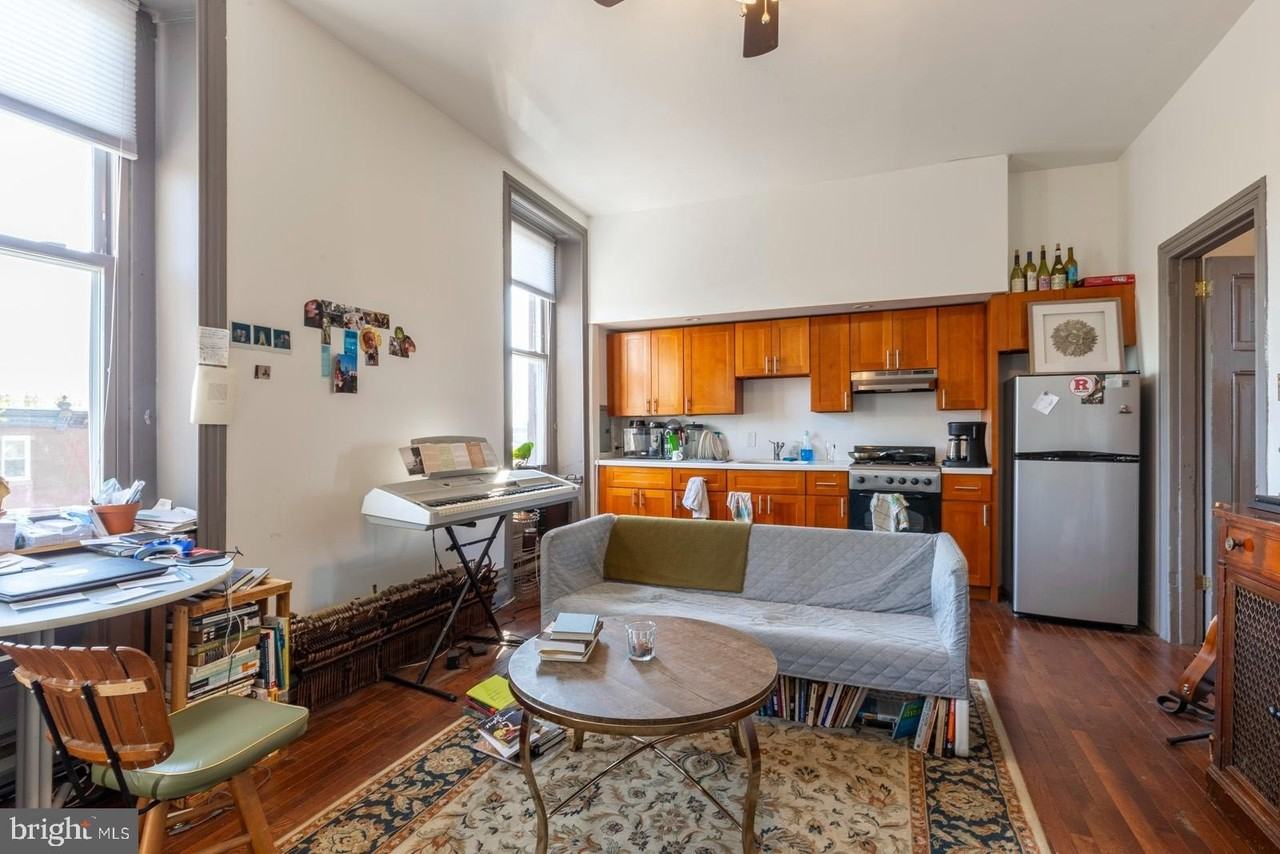 2318 E York St #3F