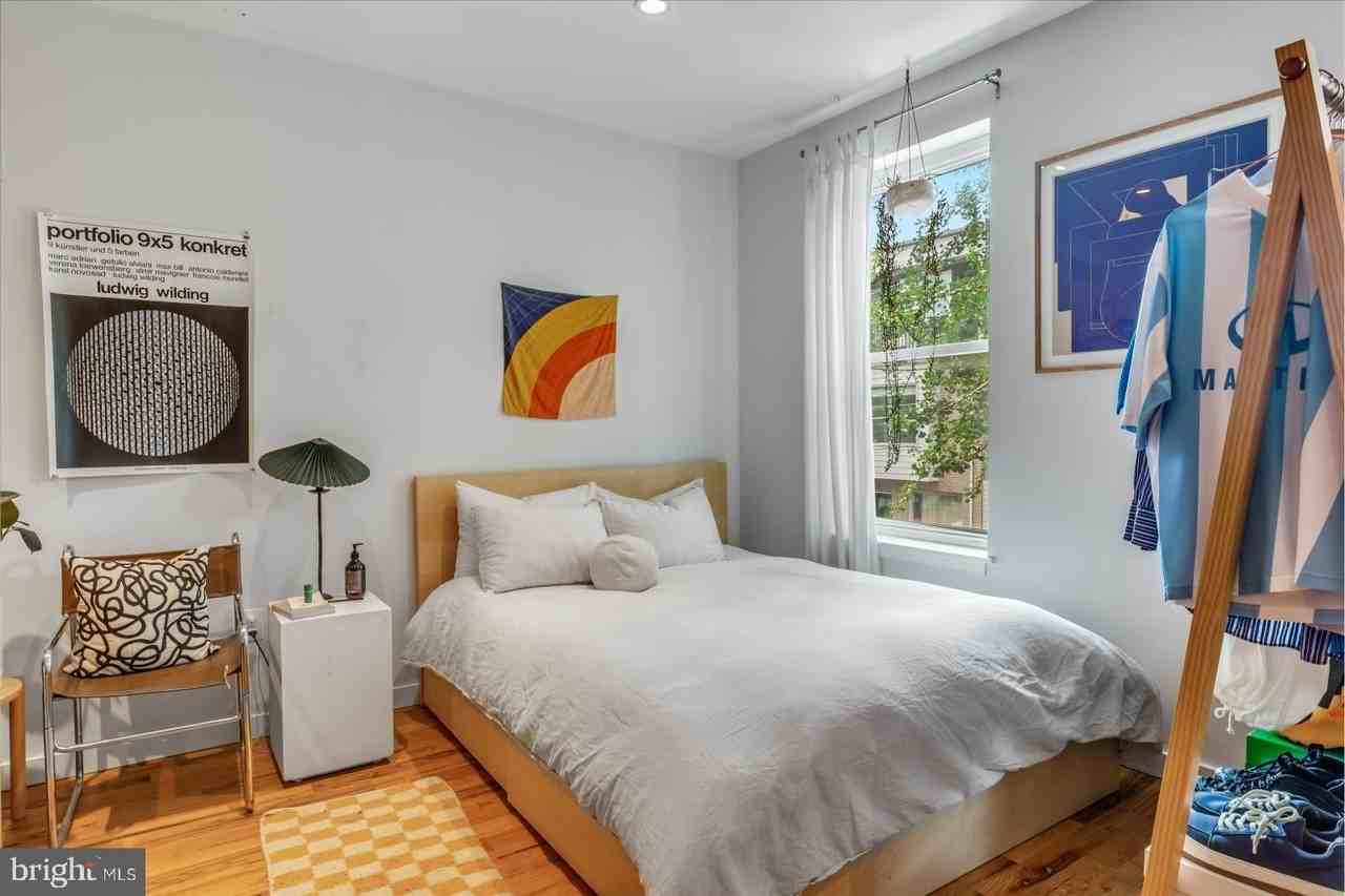 2049 E Susquehanna Ave Apt 2f - Photo 7 of 12