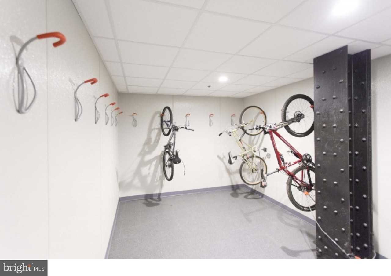 1600 Walnut St Apt 502-4 - Photo 5 of 24