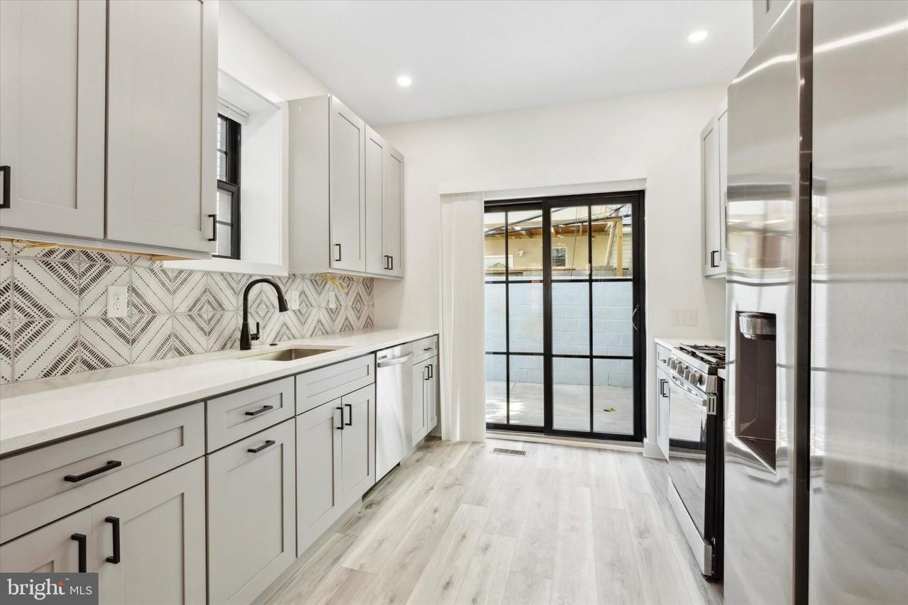 1265 S Bonsall St - Photo 4 of 21