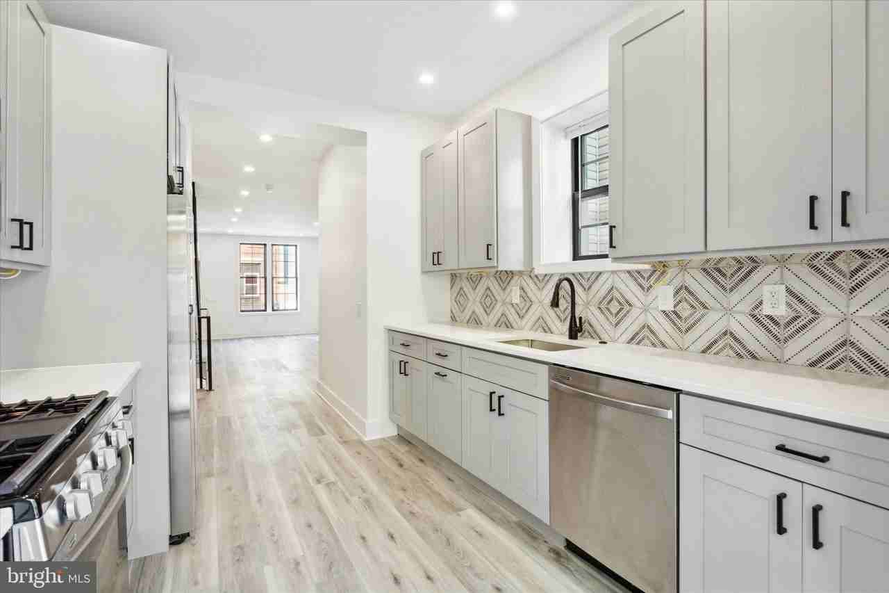 1265 S Bonsall St - Photo 6 of 21