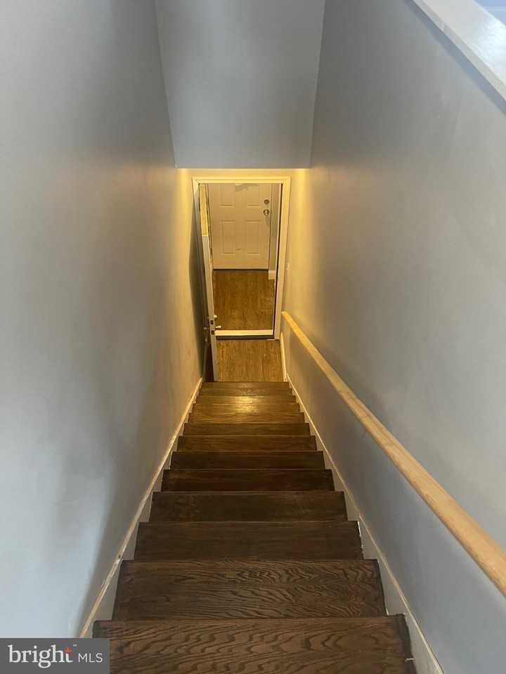 5618 Appletree St Unit 2 - Photo 2 of 11