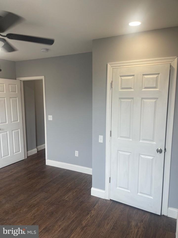 5618 Appletree St Unit 2 - Photo 4 of 11