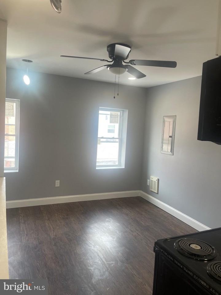 5618 Appletree St Unit 2 - Photo 6 of 11