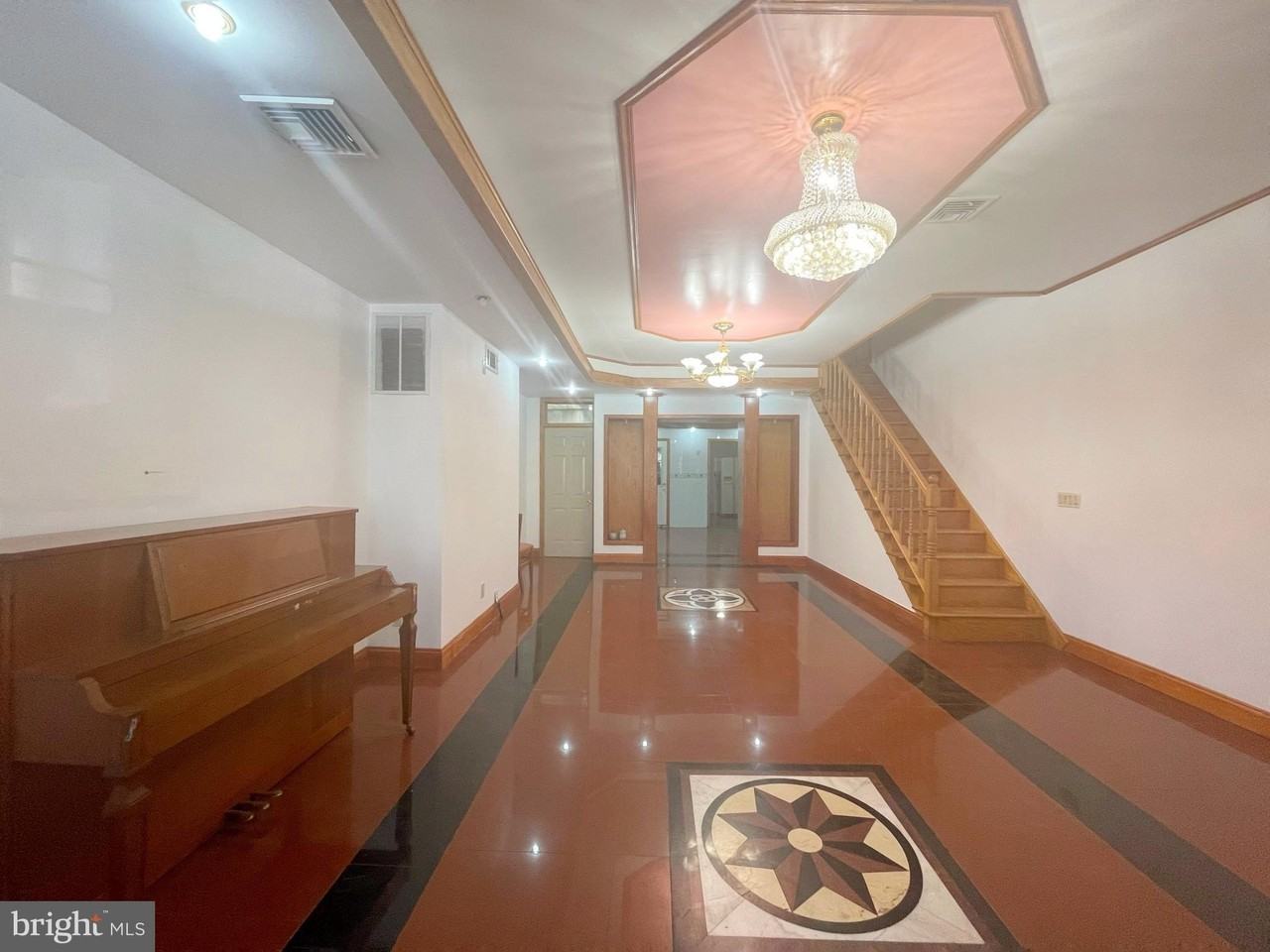 1005 S 10th St - Photo 3 of 21