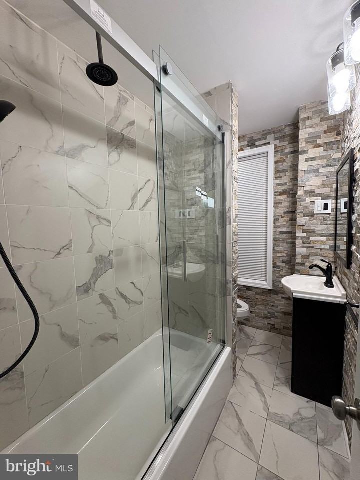 5921 N 12th St Unit 2 - Photo 2 of 9