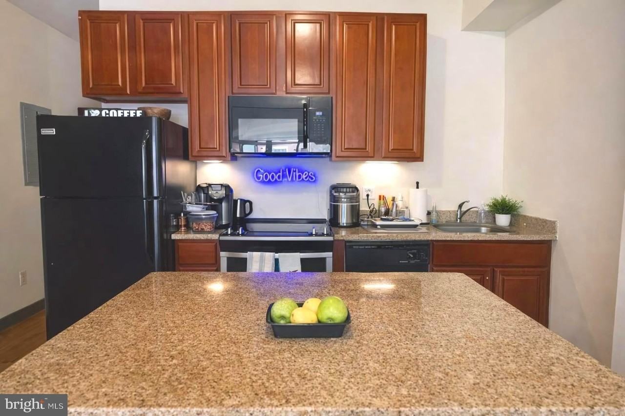 1829 N Bouvier St Unit B - Photo 4 of 28