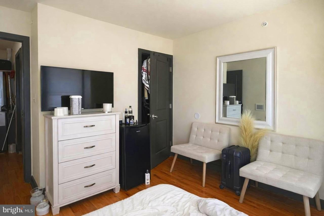 1829 N Bouvier St Unit B - Photo 6 of 28