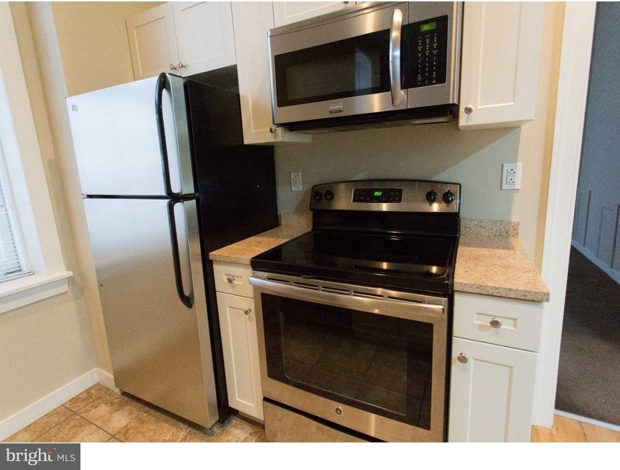 1100 Spruce St #2R - Photo 5 of 22