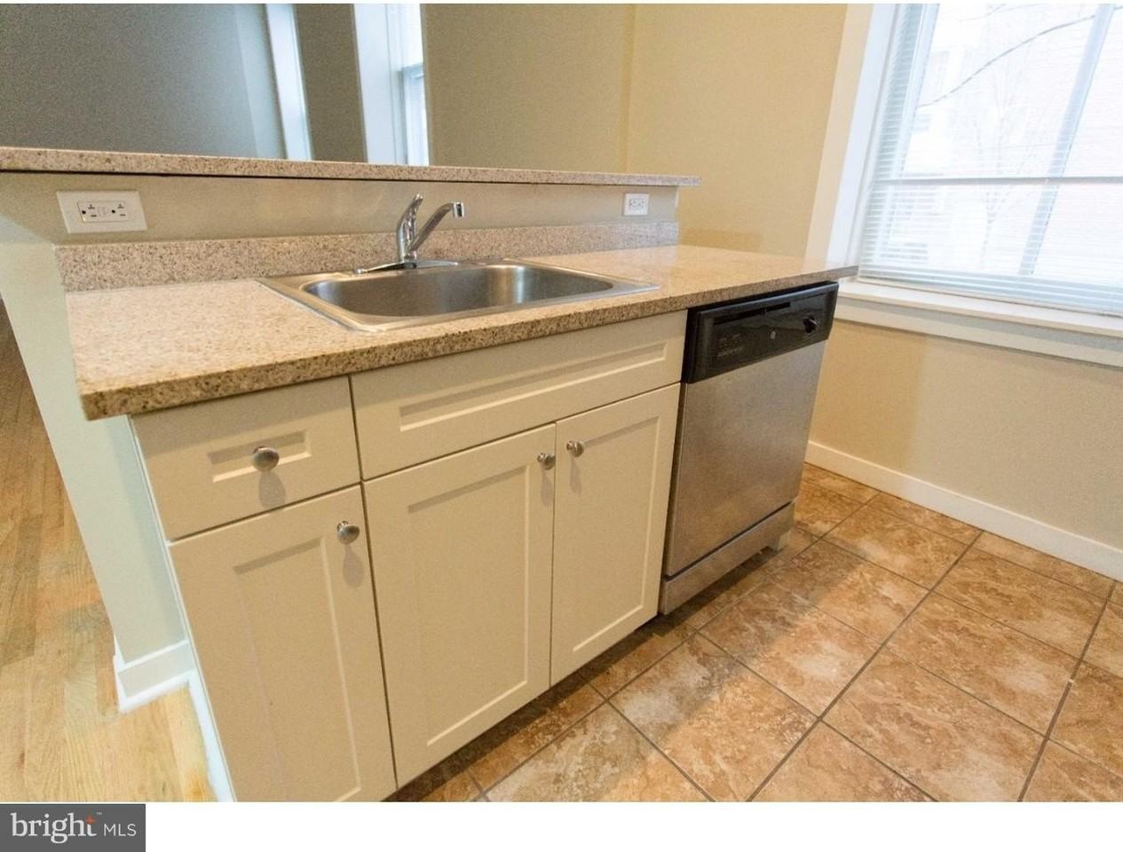 1100 Spruce St #2R - Photo 7 of 22