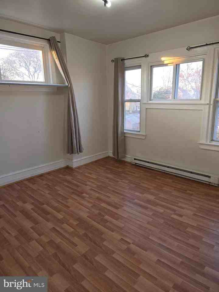 6424 N 5th St - Photo 3 of 5