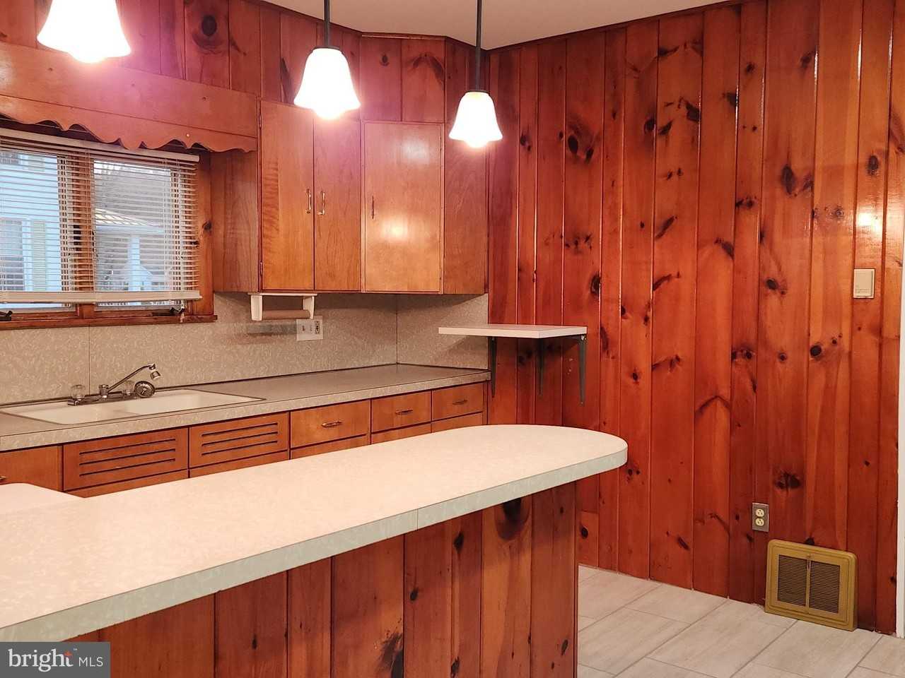 18 W Walker St - Photo 3 of 14